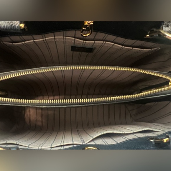 Louis Vuitton Montaigne MM Leather Handbag with Strap - Picture 6 of 14